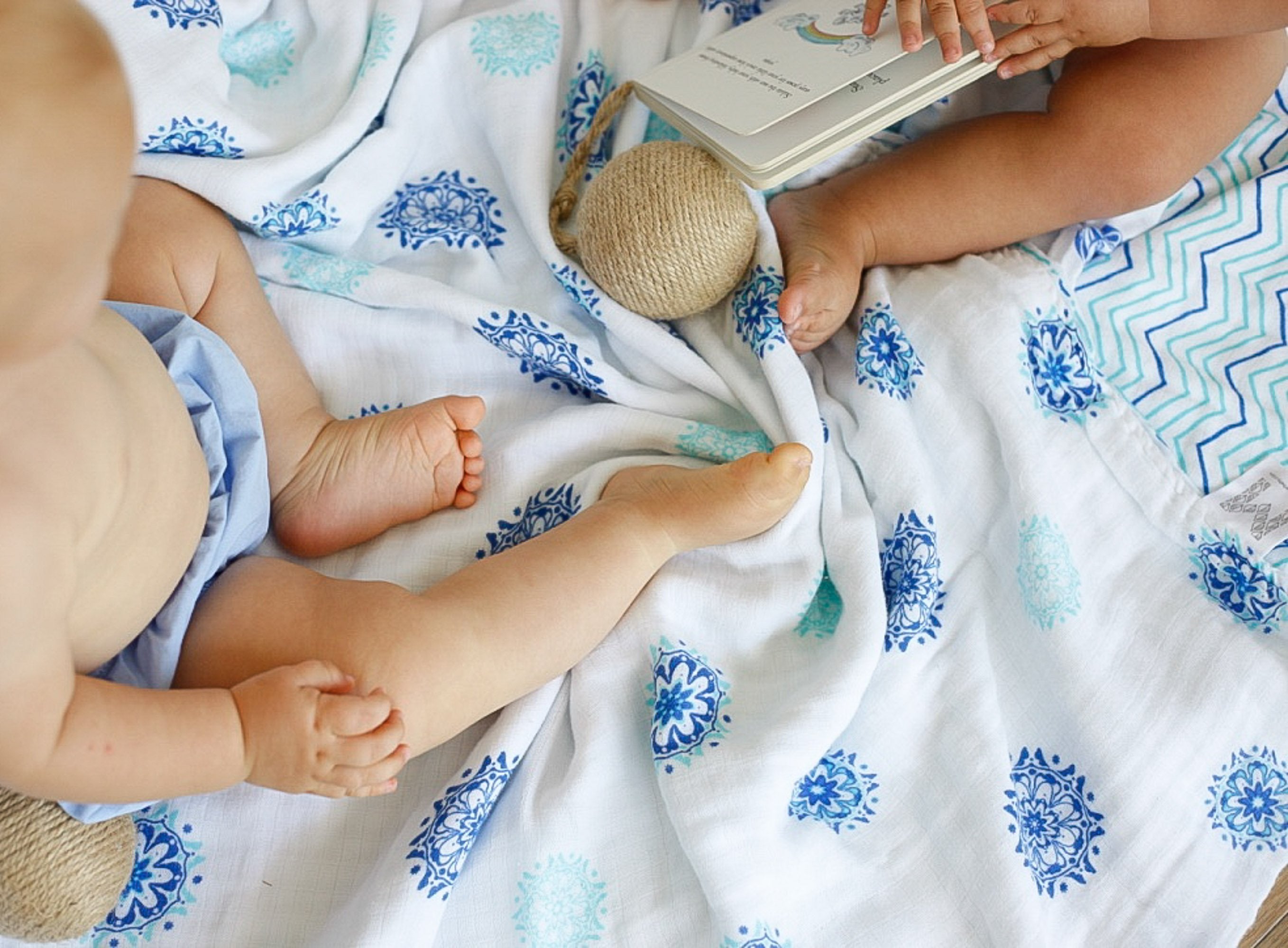 ORGANIC SNUG BLANKET - MANDALA